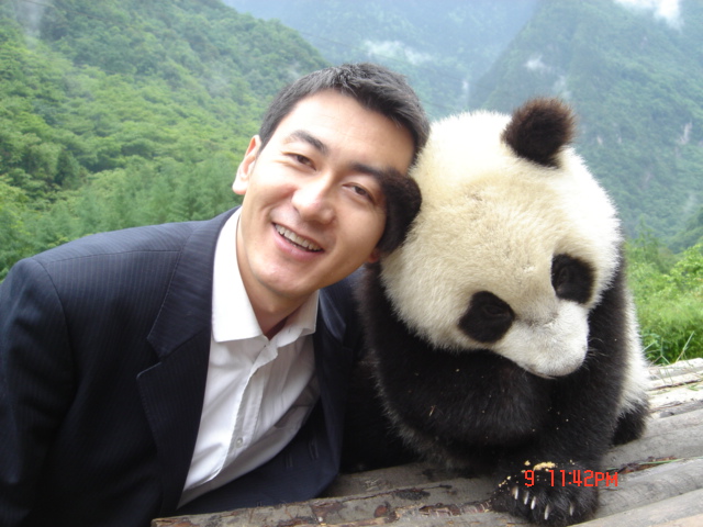 data-id="gnzzvr6qyi">鲁健,1972年10月4日出生于内蒙古自治区阿拉善