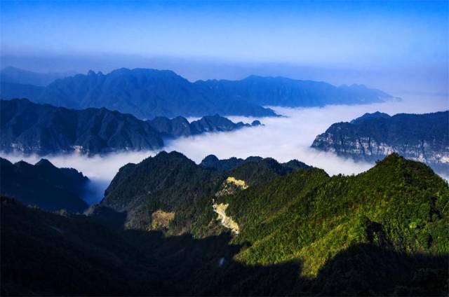 50x47pv">七姊妹山是七座紧密相连的山峰,耸立在湖北省宣恩县东北部 a