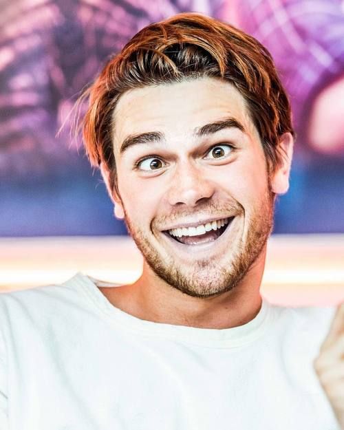 fitzgerald apa) /i>,1997年6月17日出生于新西兰奥克兰,新西兰男演员