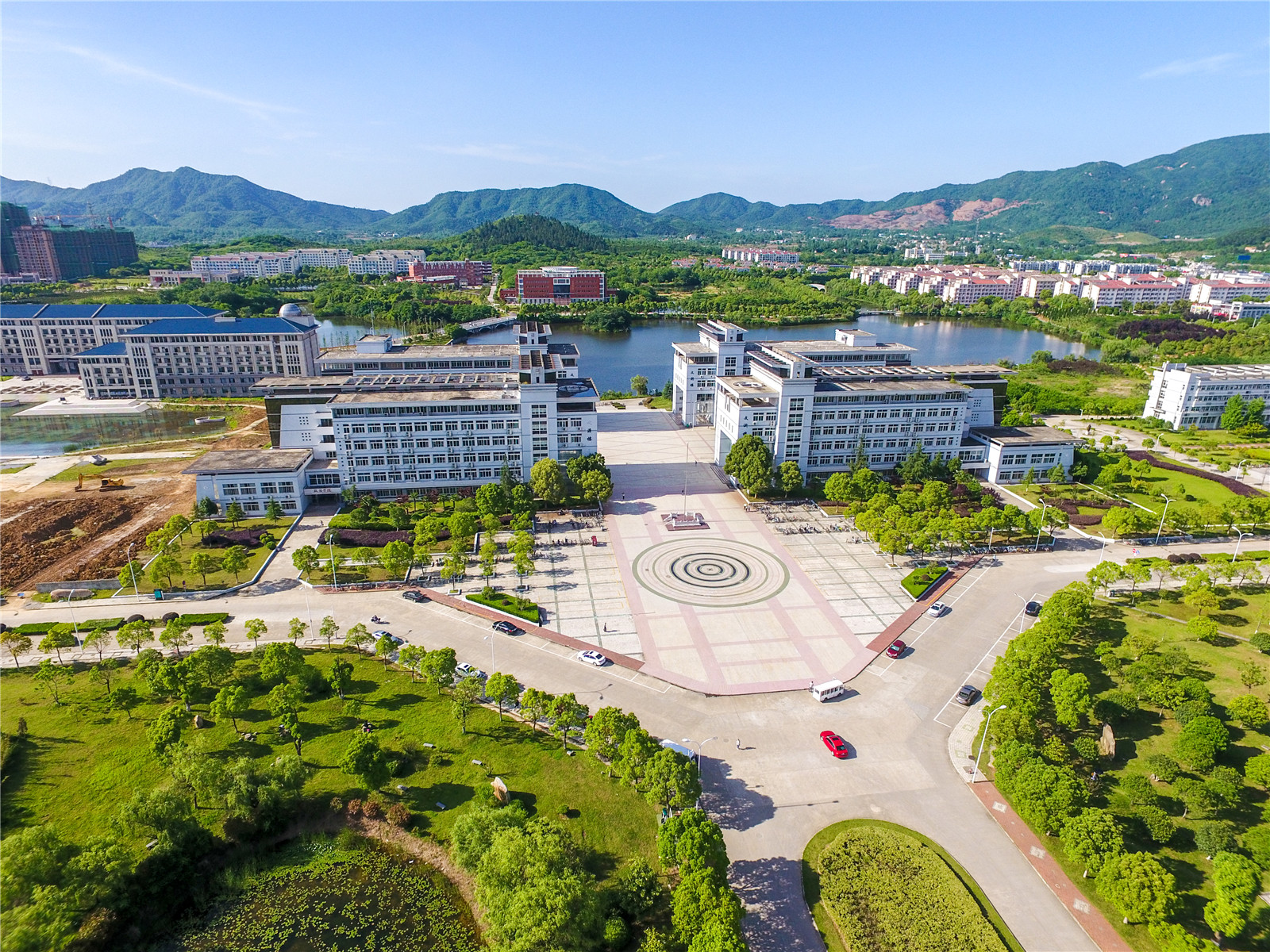  p> a target="_blank" href="/item/安庆师范大学/4498780" data