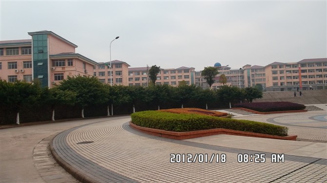  p>江西省南康中学是一所由南康市教育局主管的公立全日制普通高级