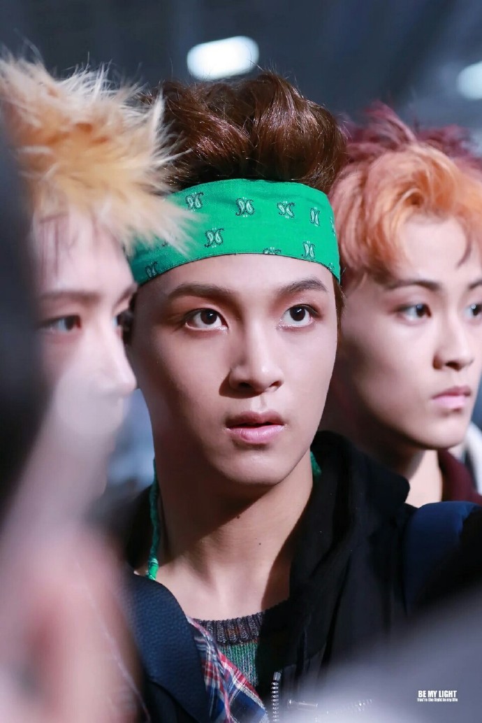  p data-id="gns08mzu3a">李东赫,艺名楷灿,2000年6月6日出生于首尔