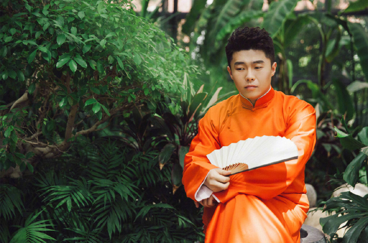  p data-id="gnx0isgo84">周九良,本名周航,1994年9月14日出生于中国