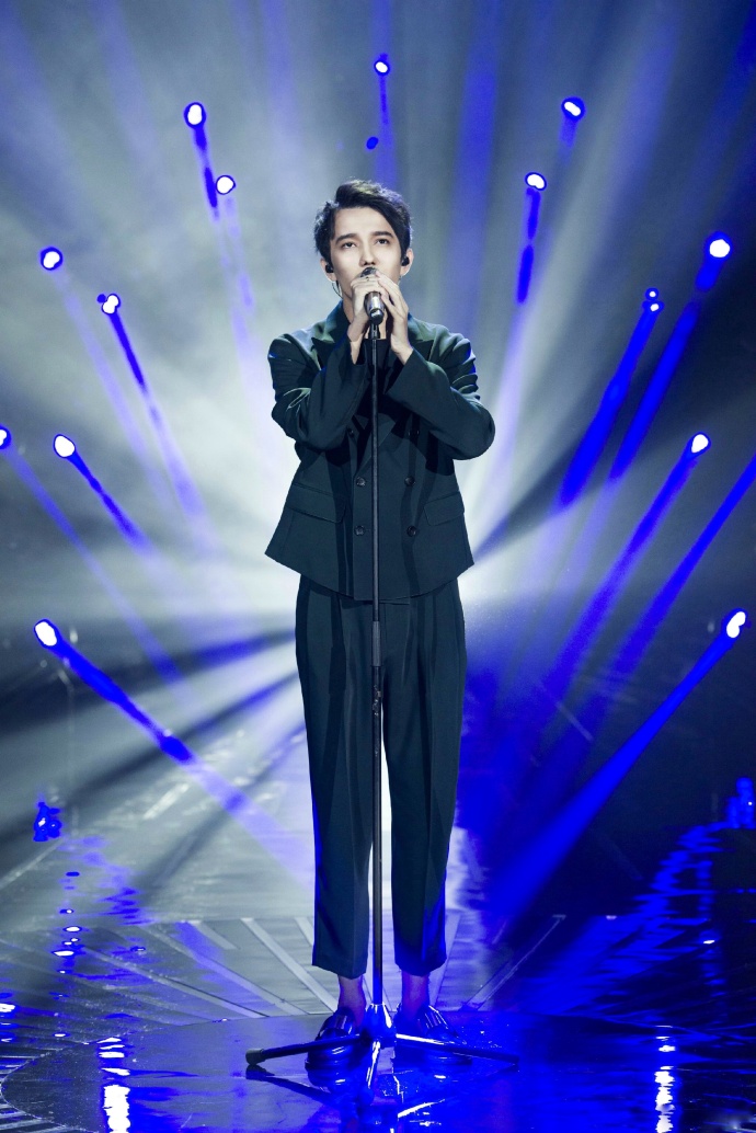 kudaibergen),1994年5月24日出生于哈萨克斯坦,哈萨克斯坦男歌手,毕业