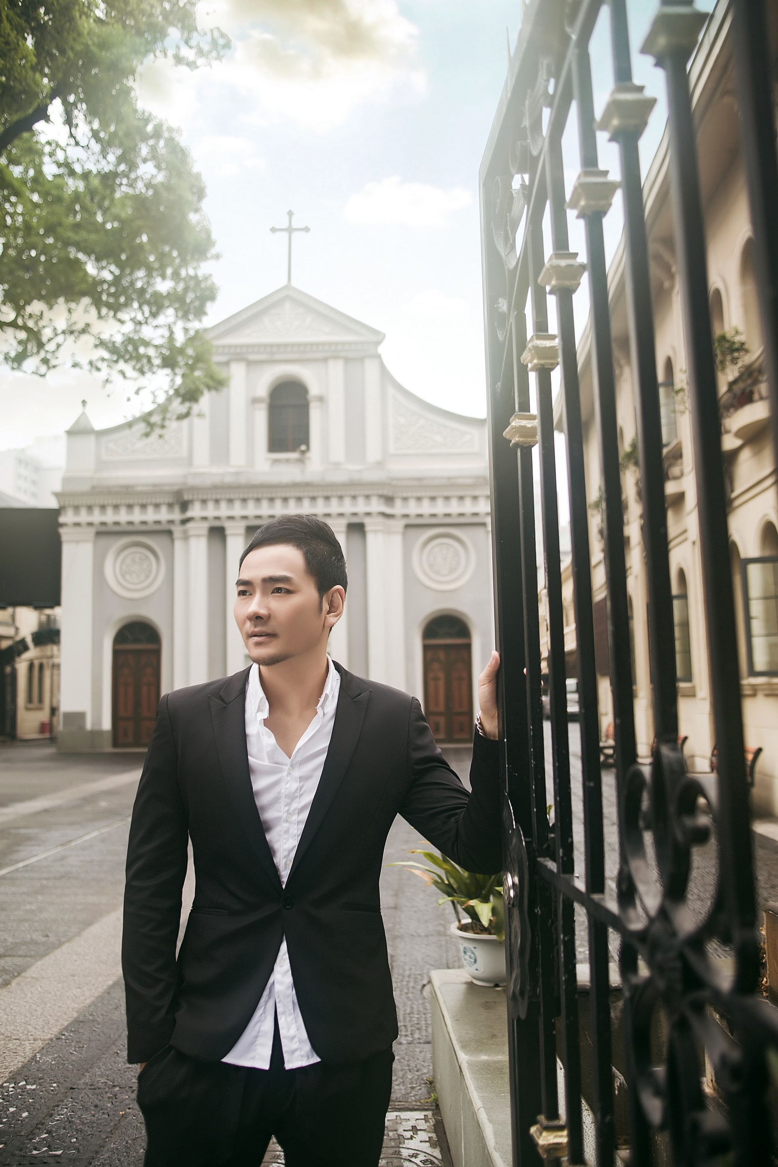  p>王鹏,1985年9月11日出生于西安,中国内地男歌手,音乐人.