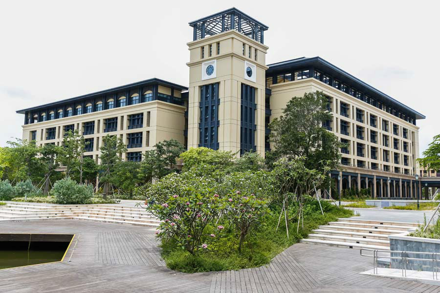  p>澳门大学(universidade de macau / university of macau),简称澳