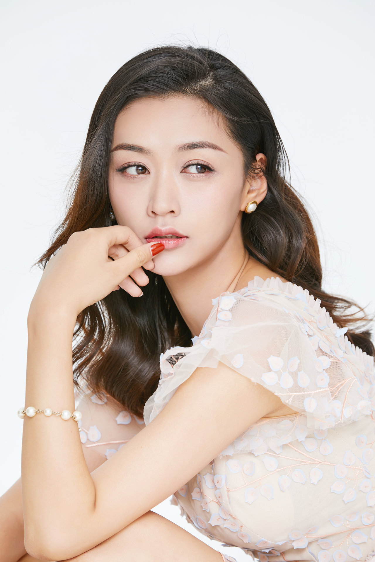 "gnrvg31gkl">张璐瑶(jenny),出生于安徽省淮南市,中国内地影视女演员