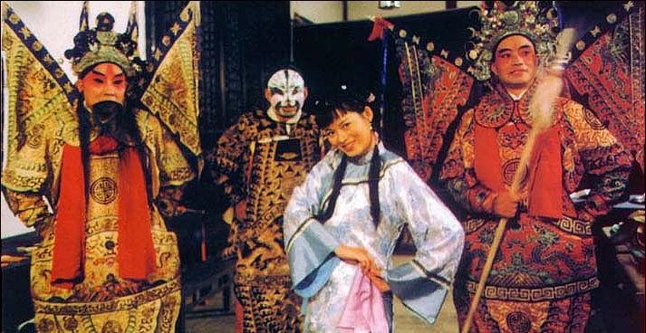 讲述了一代京剧名伶杨月楼和林宛云,周慧娟,洪月