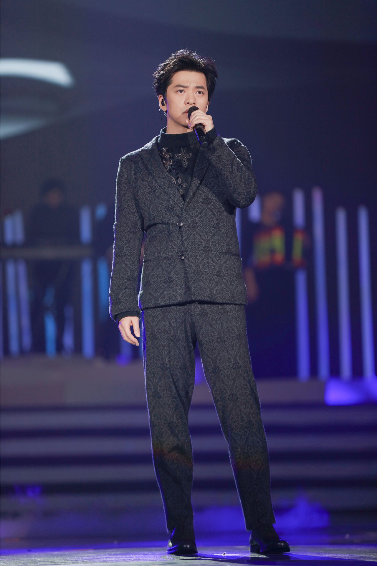  p>李健,1974年9月23日出生于黑龙江省哈尔滨市,中国内地流行乐男歌手