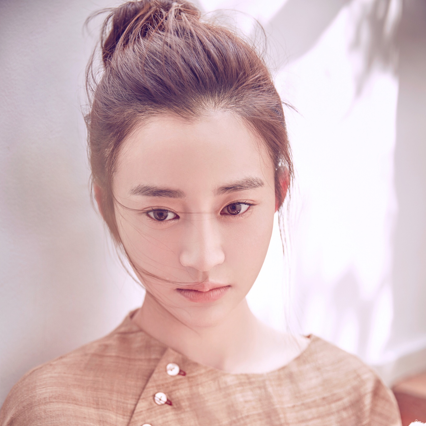 陈昱霖,原名陈梦琳,1988年8月10日出生于湖北省荆门市,中国内地女演员