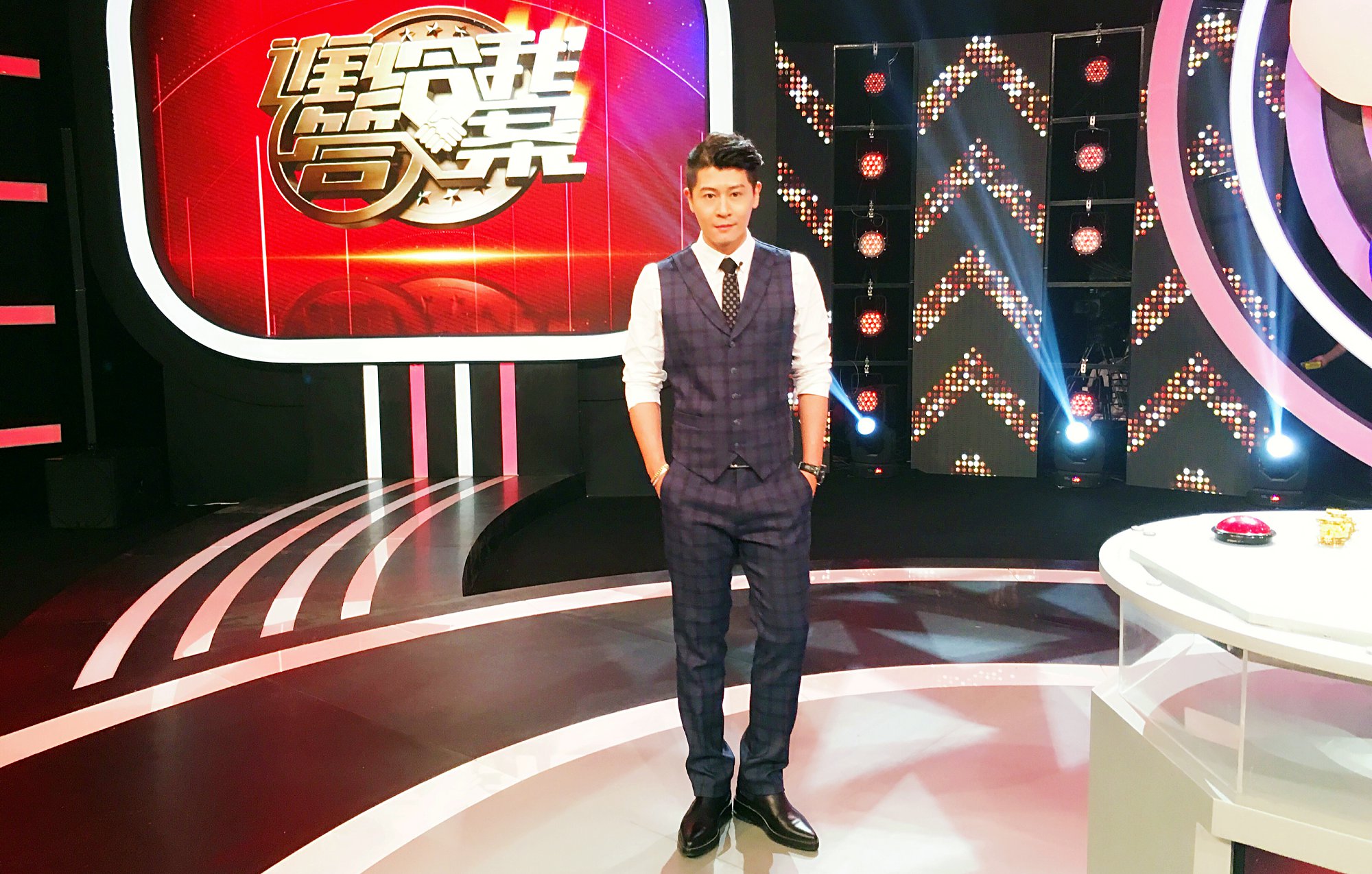  p>张朋,1986年6月27日出生于河北石家庄,中国大陆男演员,主持人,毕业