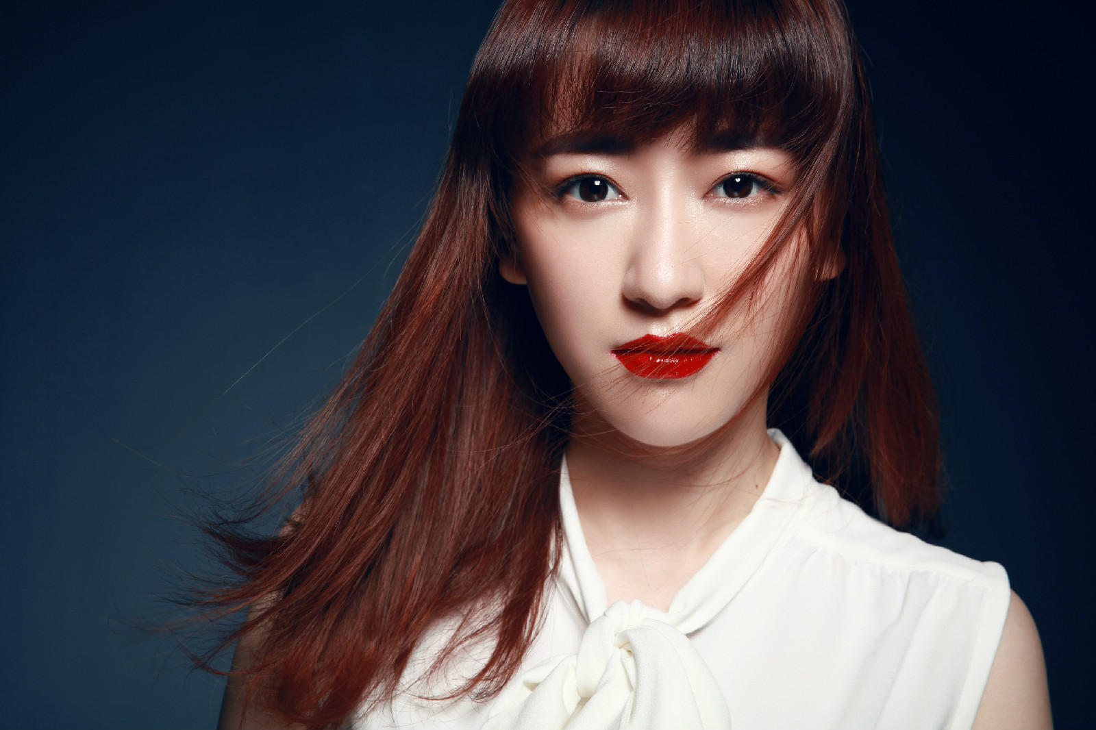  p>罗希,12月21日出生于浙江省余姚市,毕业于中国传媒大学播音主持