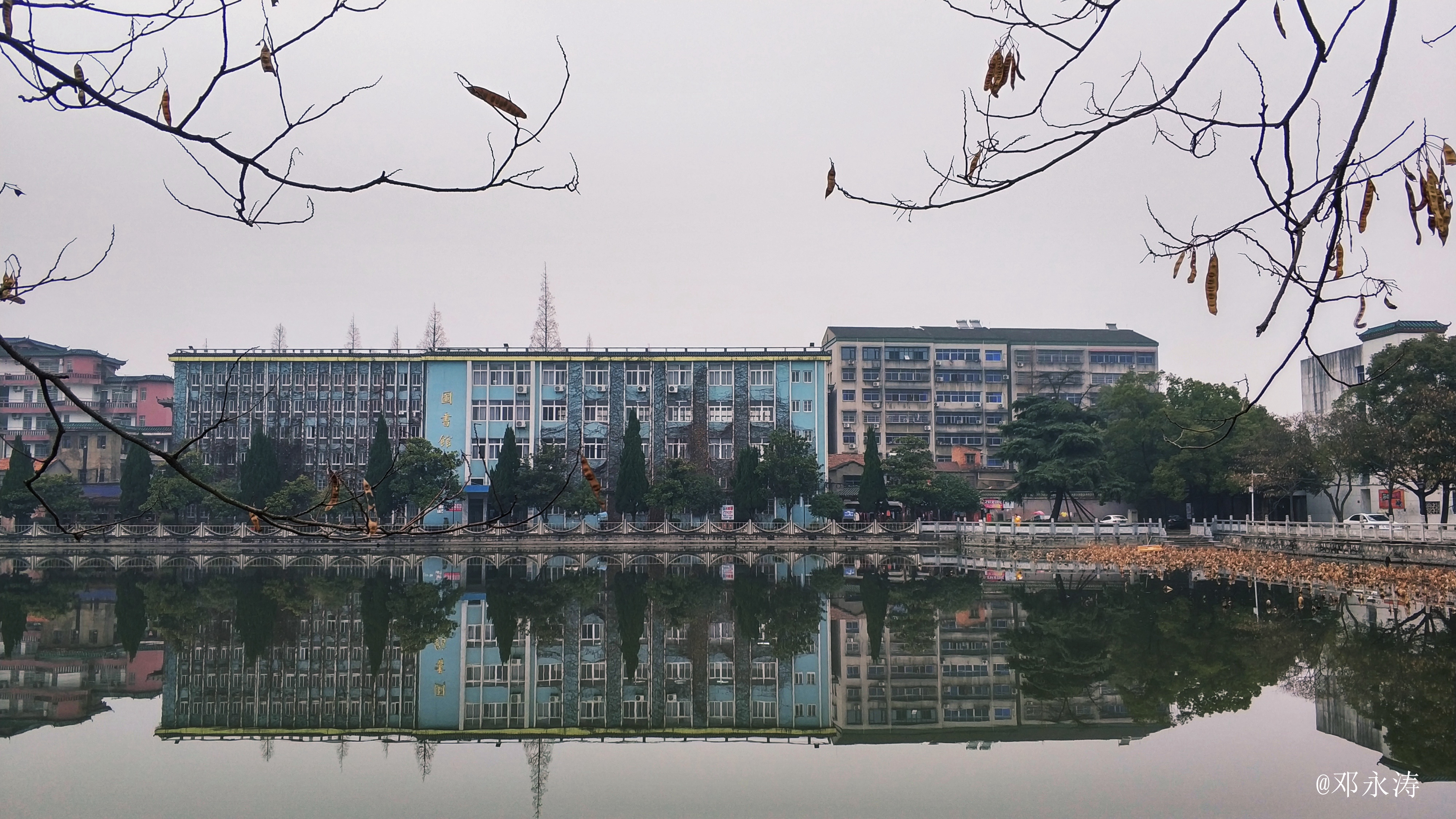  p>长江大学文理学院(下称"学院")是2004年经国家教育部确认,由长江
