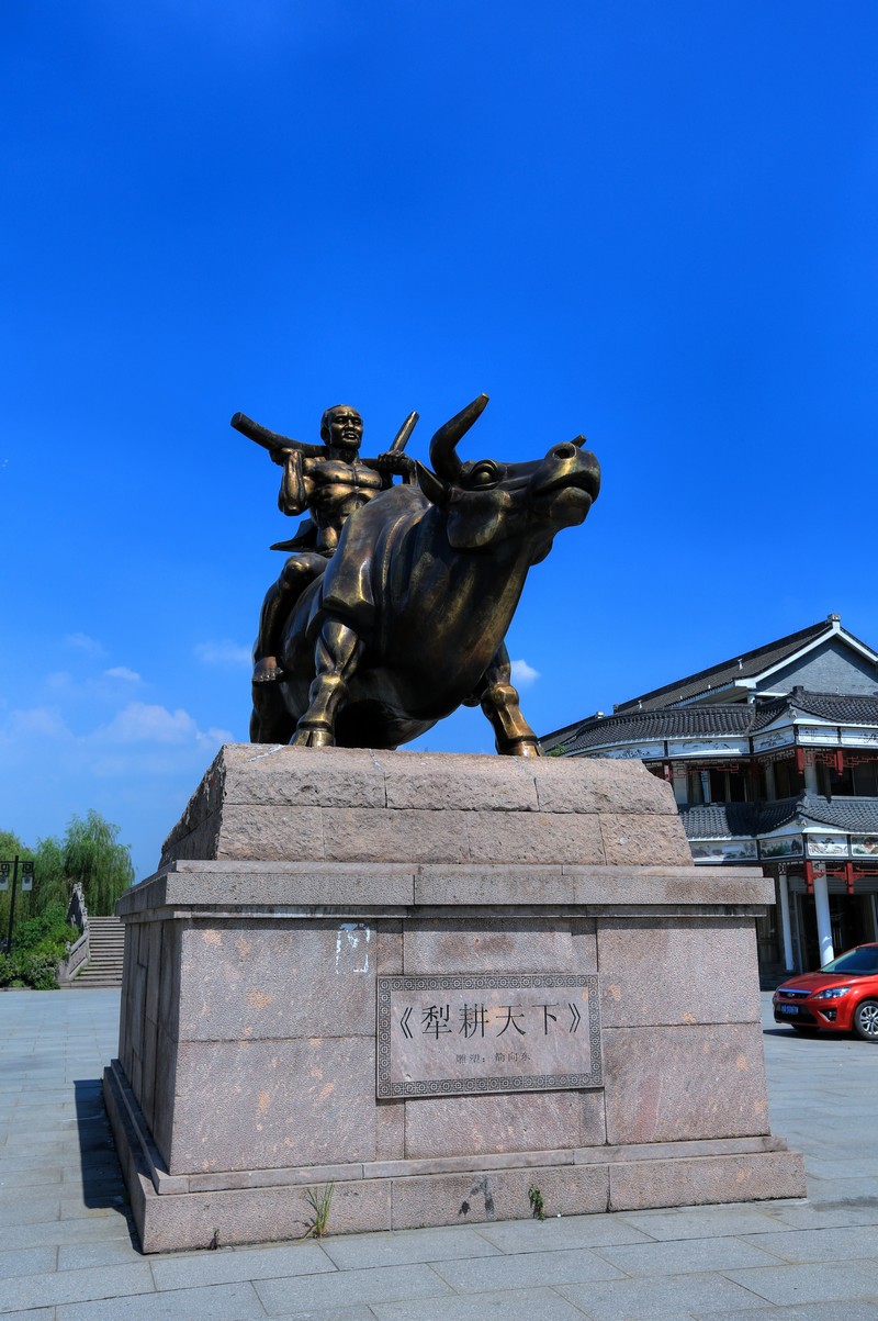  p>杭州东方文化园位于 a target="_blank" href="/item/钱塘江