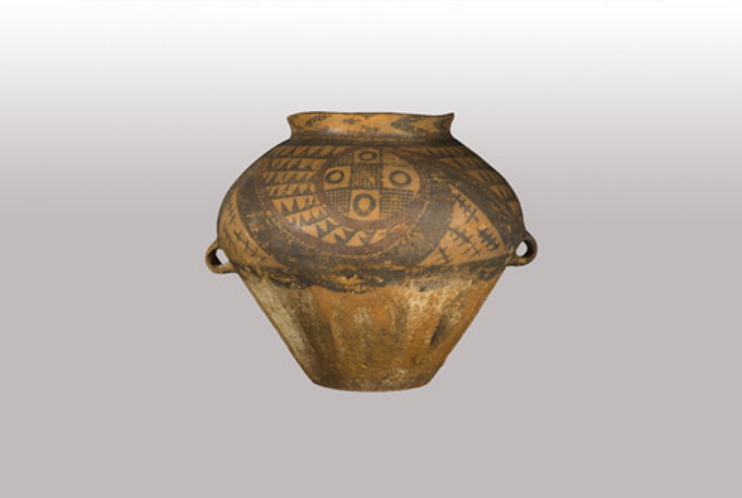 半山锯齿纹彩陶罐