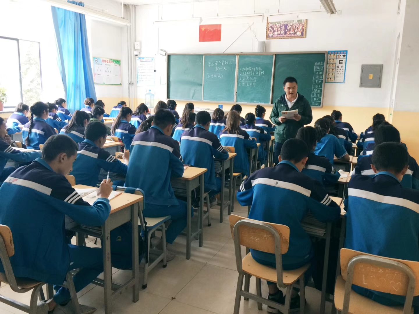 在新疆维吾尔自治区和田县,墨玉县,四川省雷波县和四川省雅安市石棉县