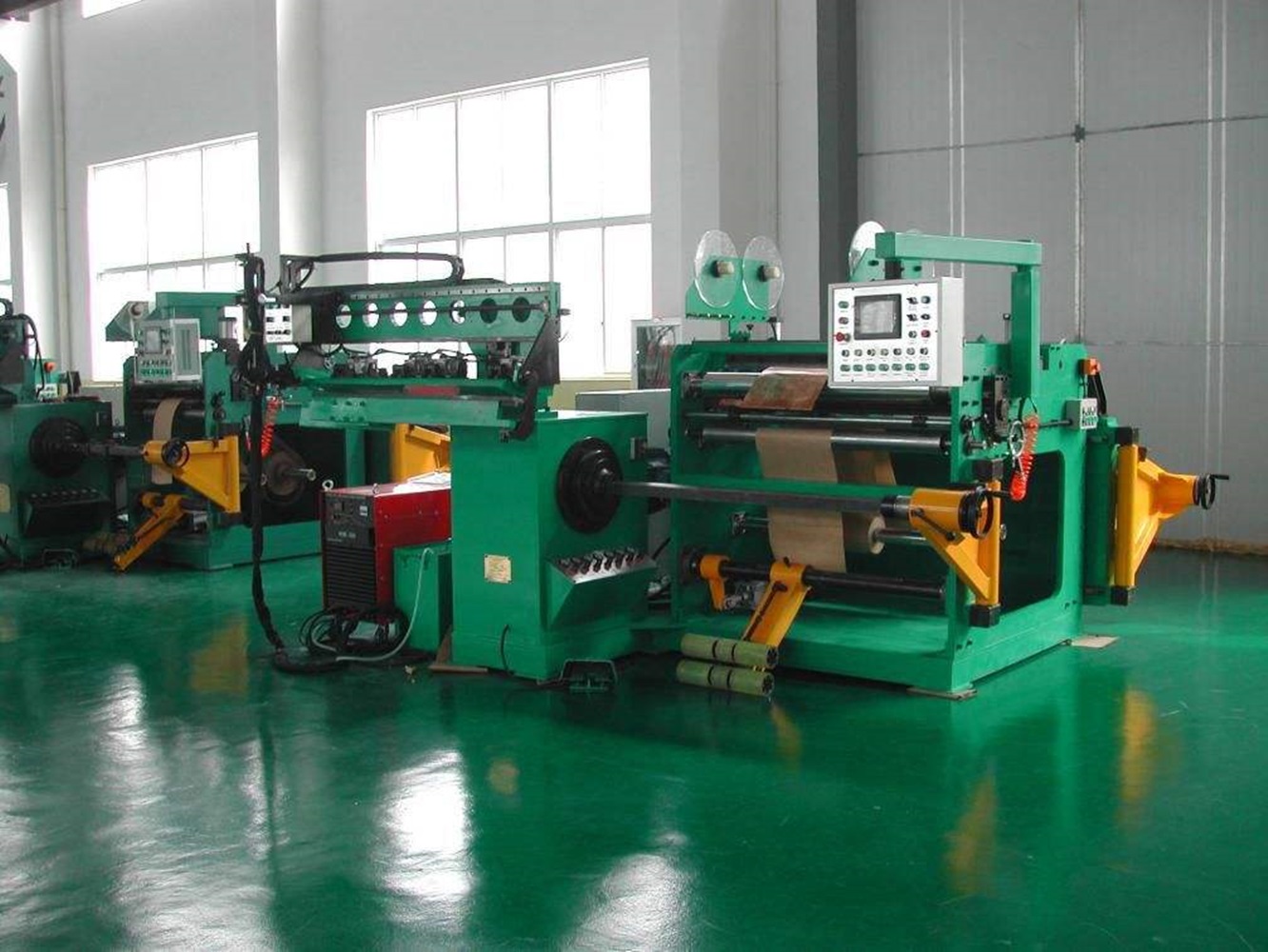  p>线圈箔式绕线机用于 a target="_blank" href="/item/变压器