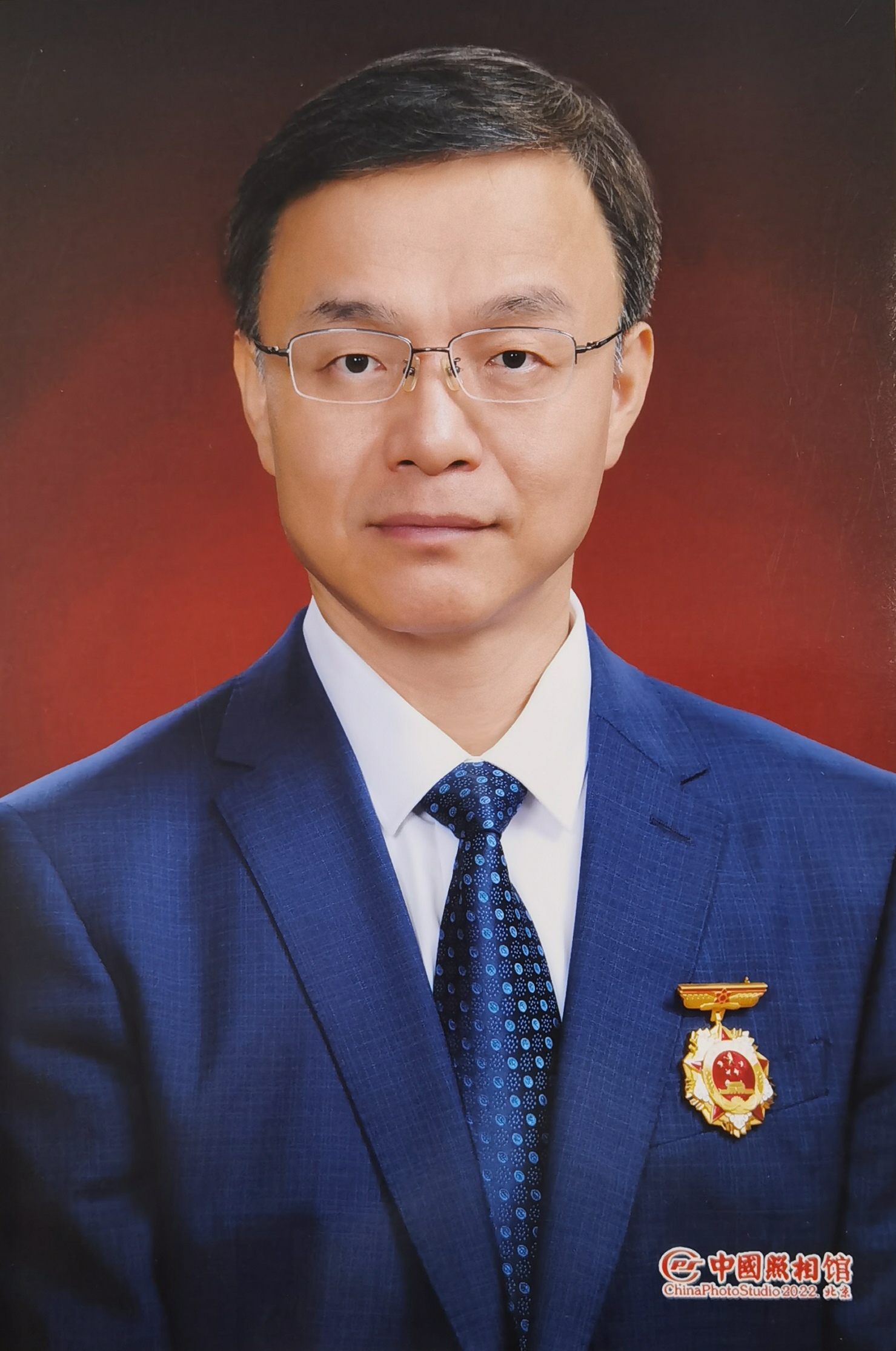 " data-lemmaid="61543433">中共党员,硕士研究生学历,现任<a