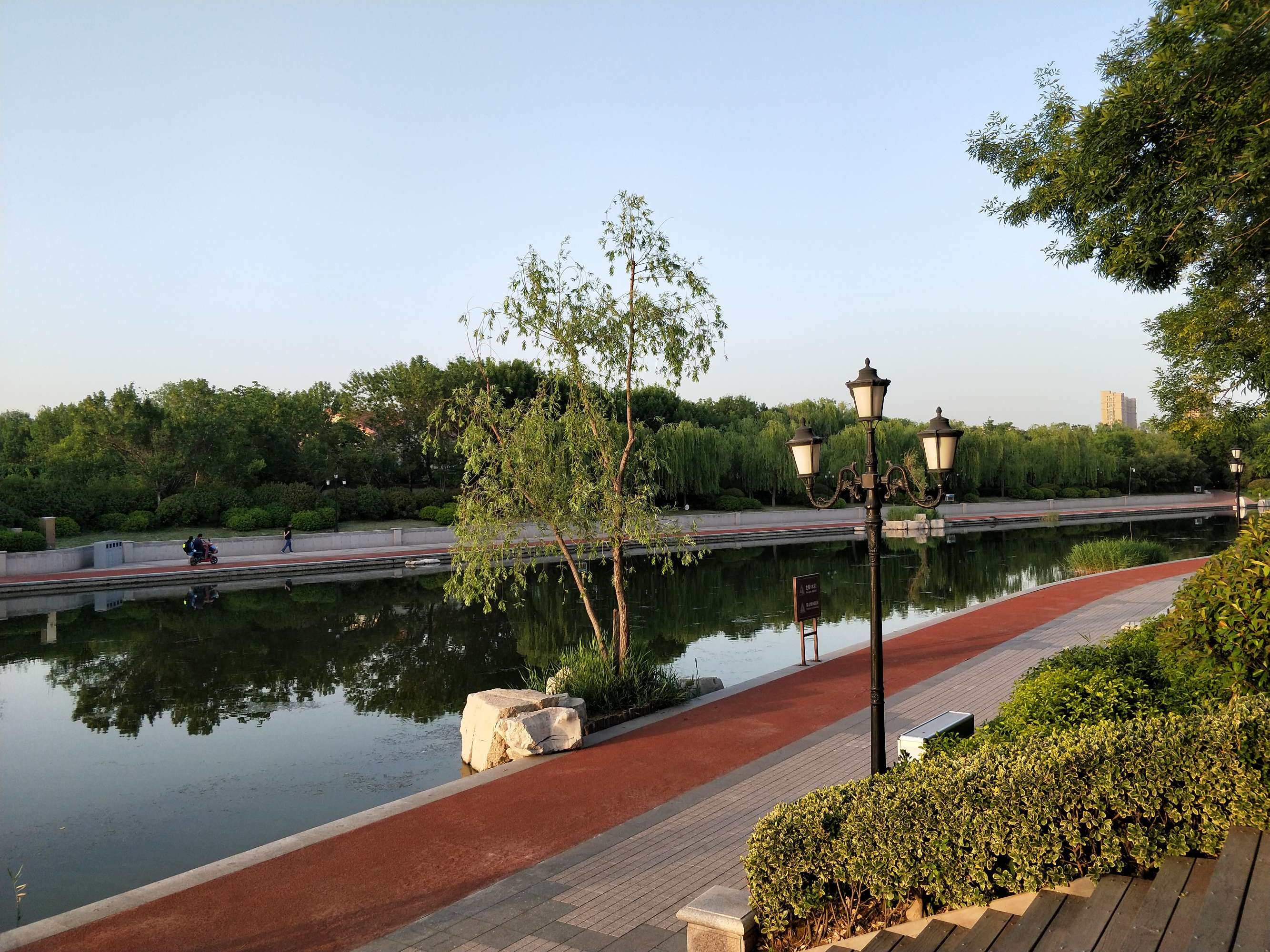 玉带河路位于连云港市<a target="