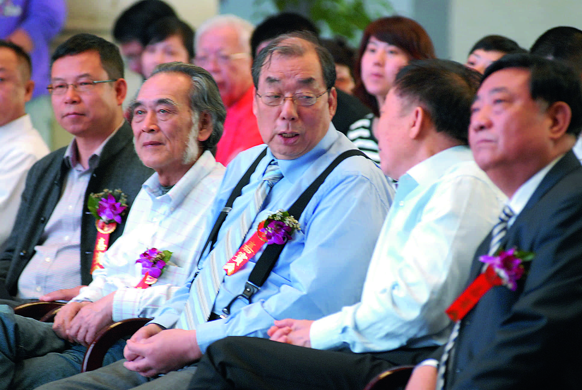  p data-id="gnbhn8a21p">陈岩,1942年出生于河北省清苑县,现任:北京