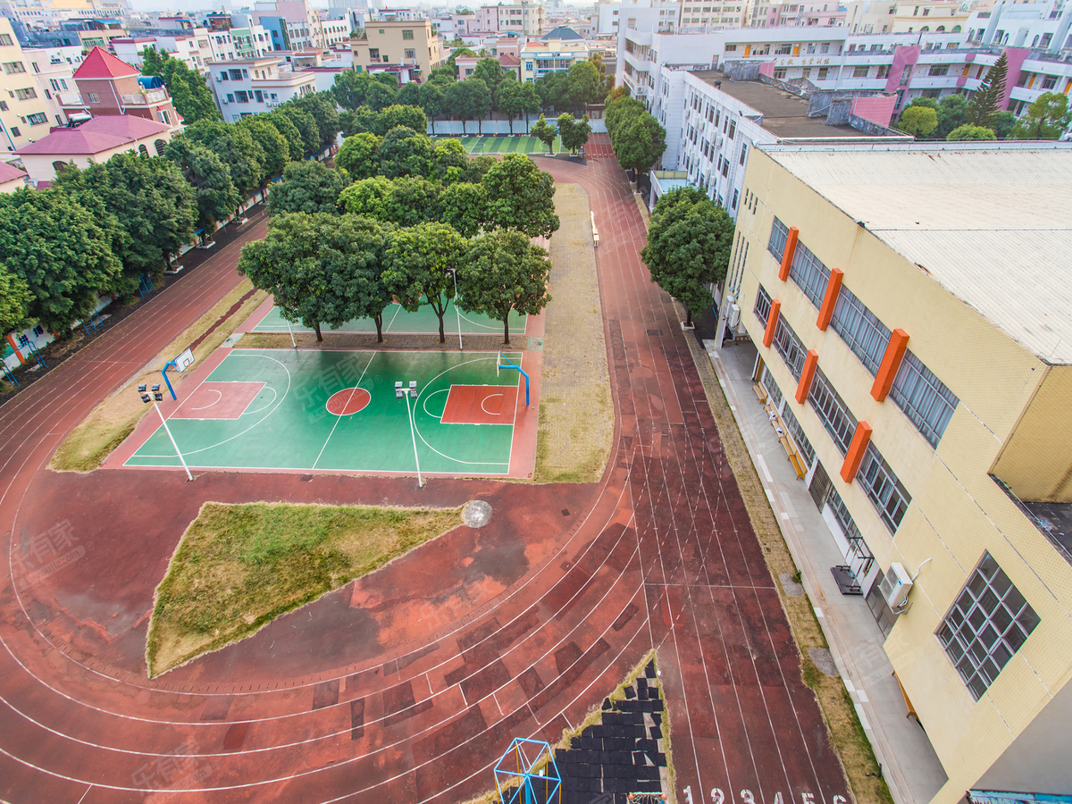 小榄镇第一中学