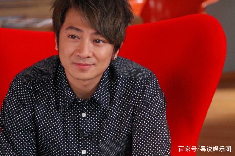 他曾和刘德华郭富城齐名，巅峰时被公司雪藏，如今沦落成网红主播_百科TA说