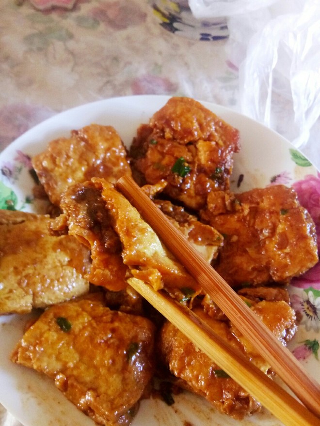  p>肉馅豆腐夹是一款以 a target="_blank" href="/item/豆腐/272285"