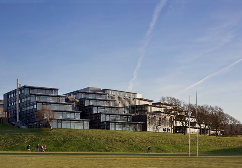 of brighton)是英国的一所公立大学,在布莱顿, a target="_blank"