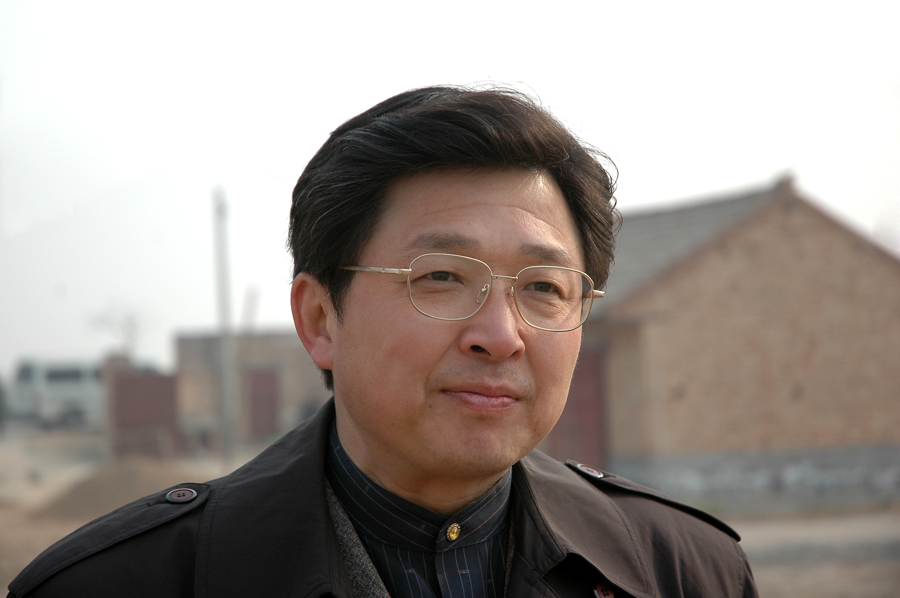 abfy5">谭希和,1959年4月10日出生于中国陕西省西安市,中国内地男演员