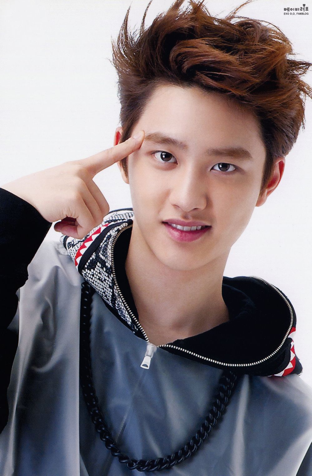 (包括两个大写字母和两个标点符号),曾用名都暻秀,1993年1月12日出生