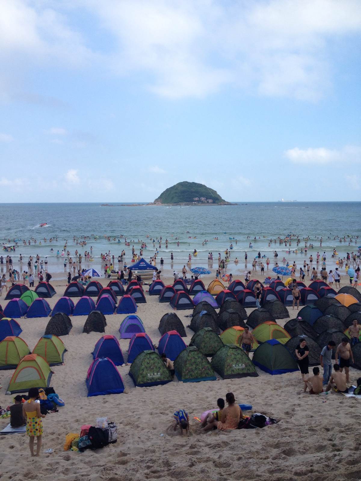  p data-id="gnzlo62v6f">深圳西冲沙滩也称为深圳西涌海滩,是全国最