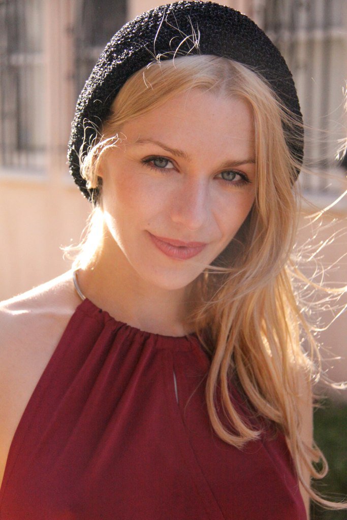  p>茱莉亚·迭泽(英文名:julia dietze),1981年3月7日出生于 a target