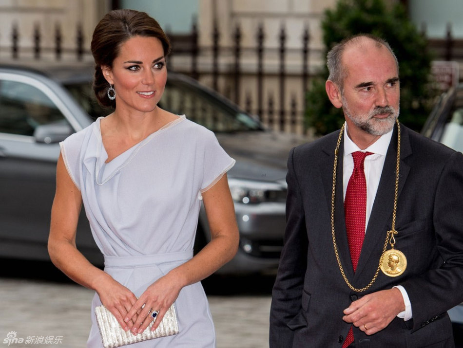data-lemmaid="144602">英国 /a>威廉王子的妻子,官方称号是"王室剑桥