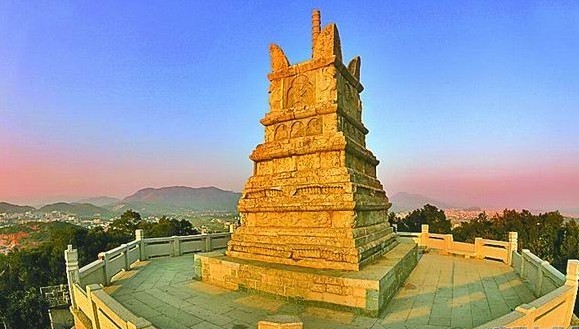 p data-id="gnvh2ggwqp">塔斗山位于枫亭镇东面,临海凭江,海拔118米