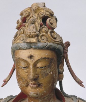 彩绘木雕观音像