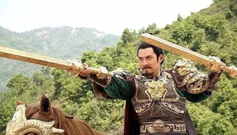 别听说评书的瞎说，鞭锏与战锤其实中国古代武将更喜欢前者？_百科TA说