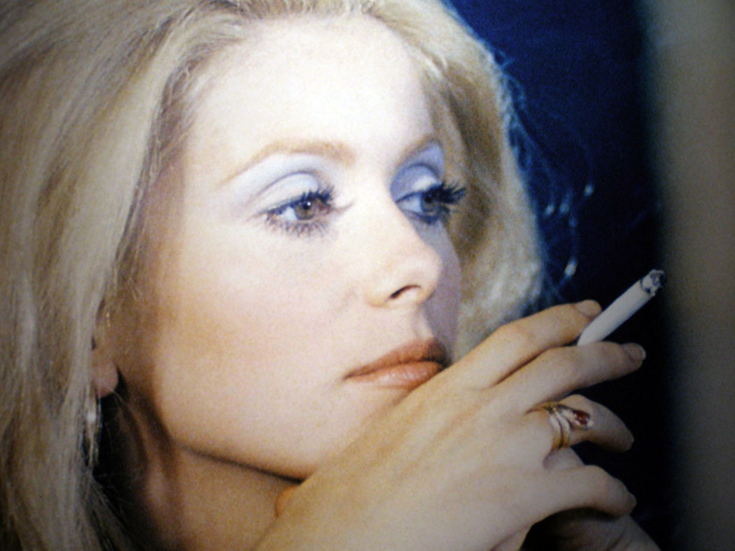  p>凯瑟琳·德纳芙(catherine deneuve),1943年10月22日出生于法国
