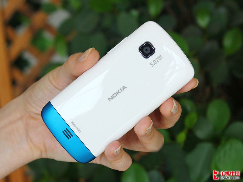  p>诺基亚c5-03这款基于symbianv5系统的智能手机包括一个可定制的主