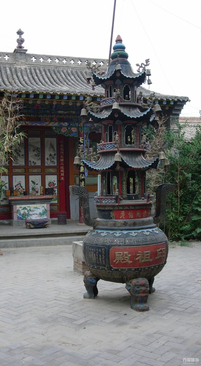  p>万寿观(金石山福神道院)位于莆田市仙游一中校园内,为纪念傅楫