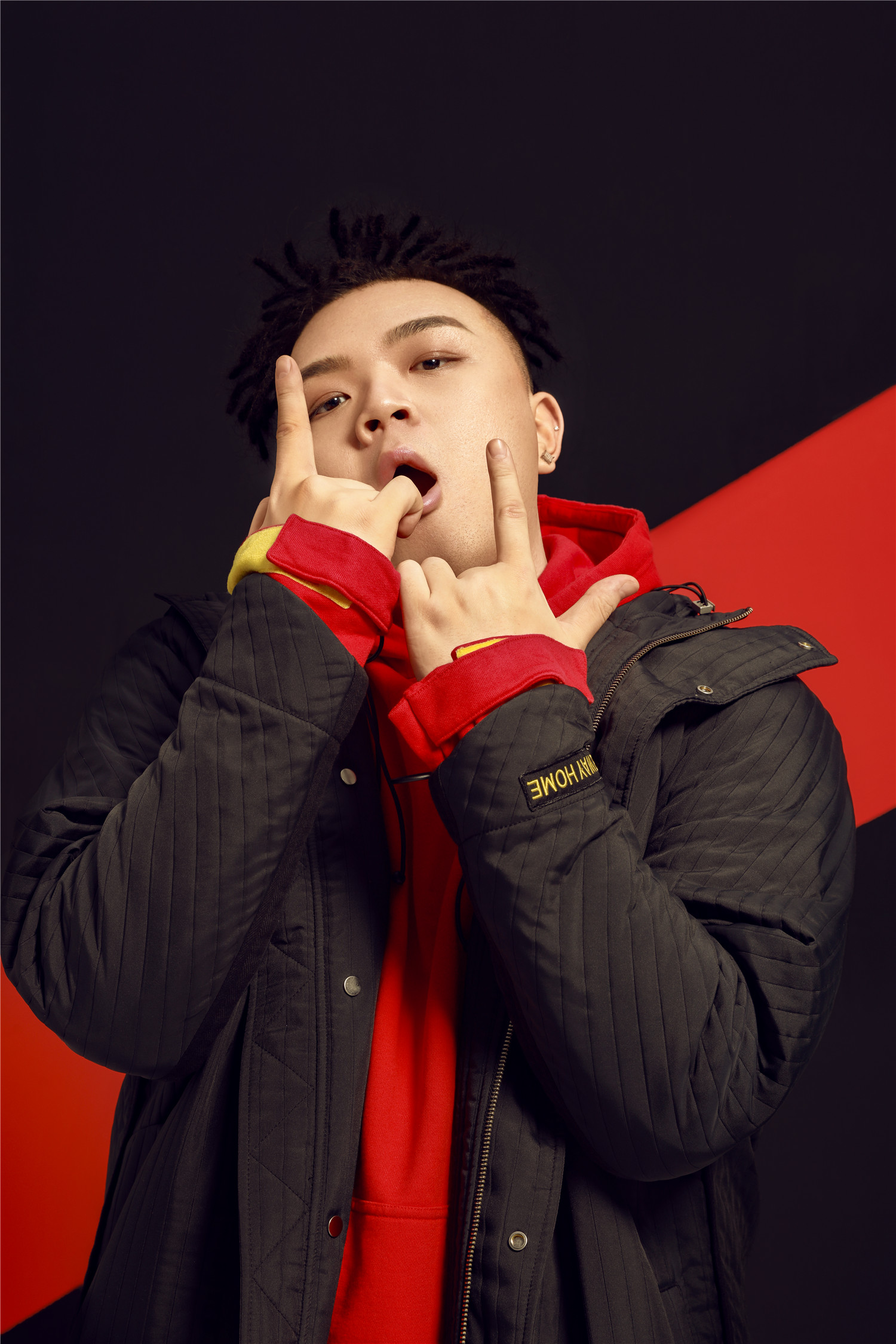  p>艾福杰尼(after journey),本名陈嘉申,1992年3月26日出生于新疆