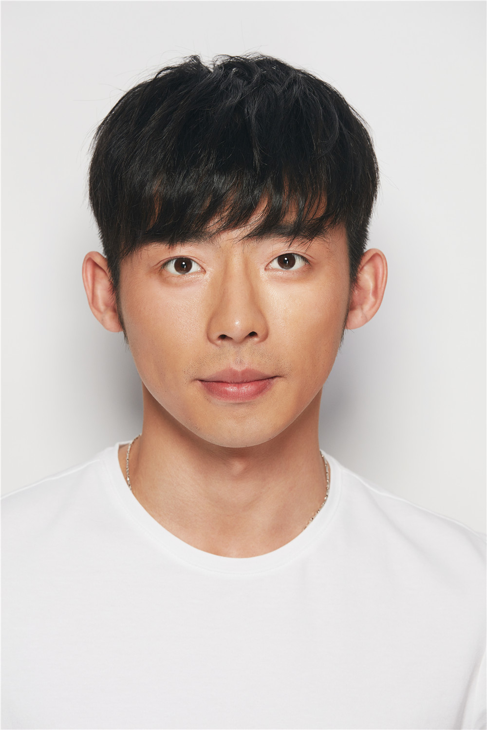  p>王城祖(giuliano),男,演员,1990年12月生于黑龙江,毕业于法国佛罗