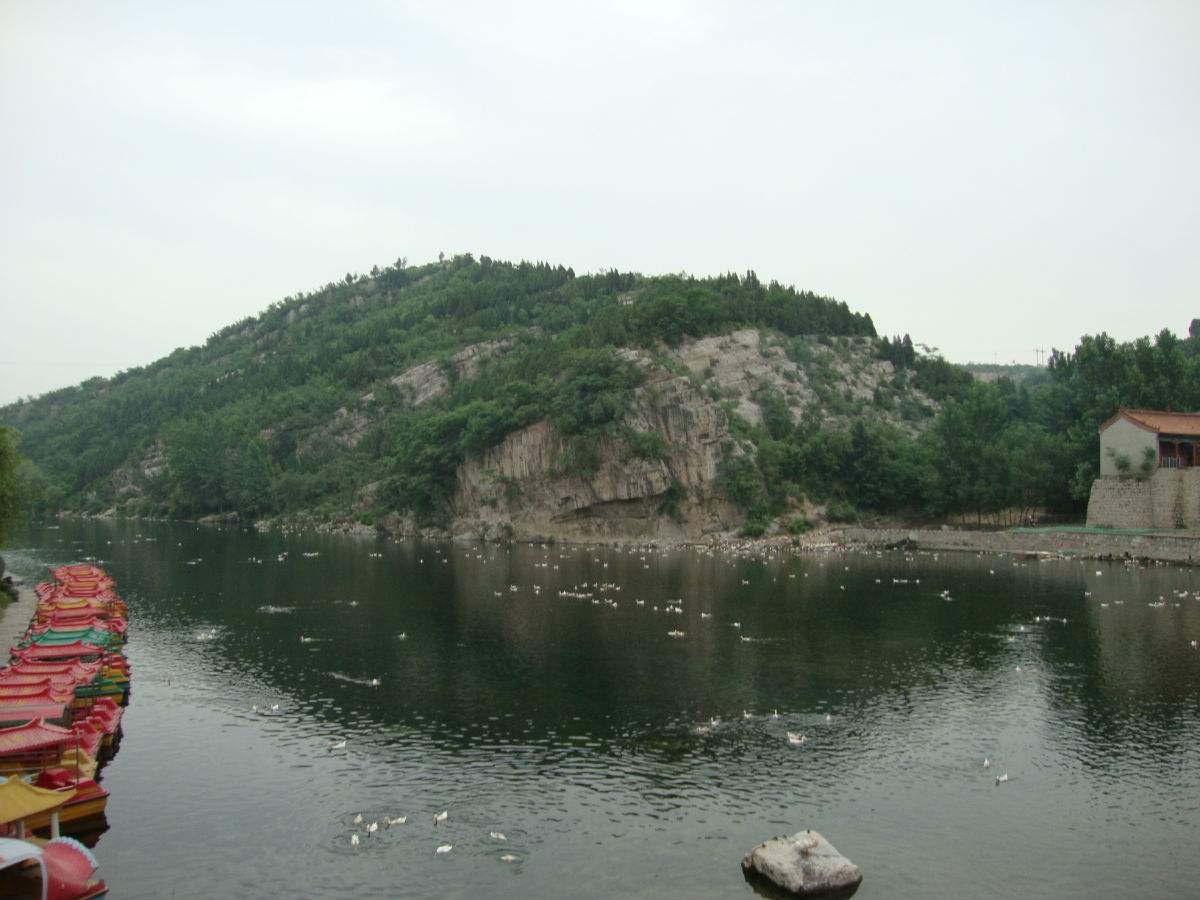  p>安阳小南海风景名胜区,位于安阳市区西南25公里安阳县善应镇一带.