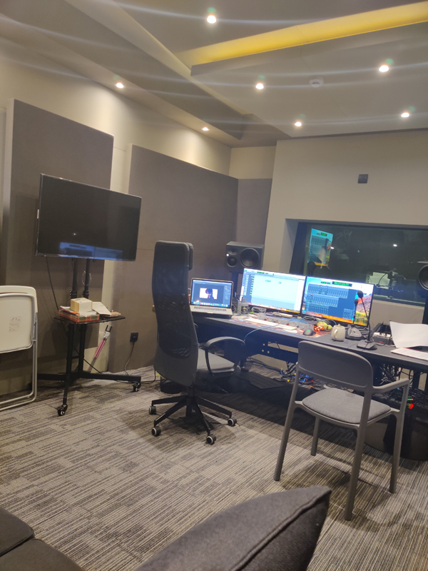 上海奇响天外文化传播有限公司