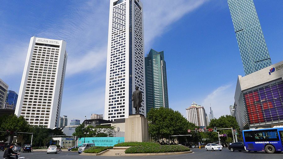 南京孙中山铜像