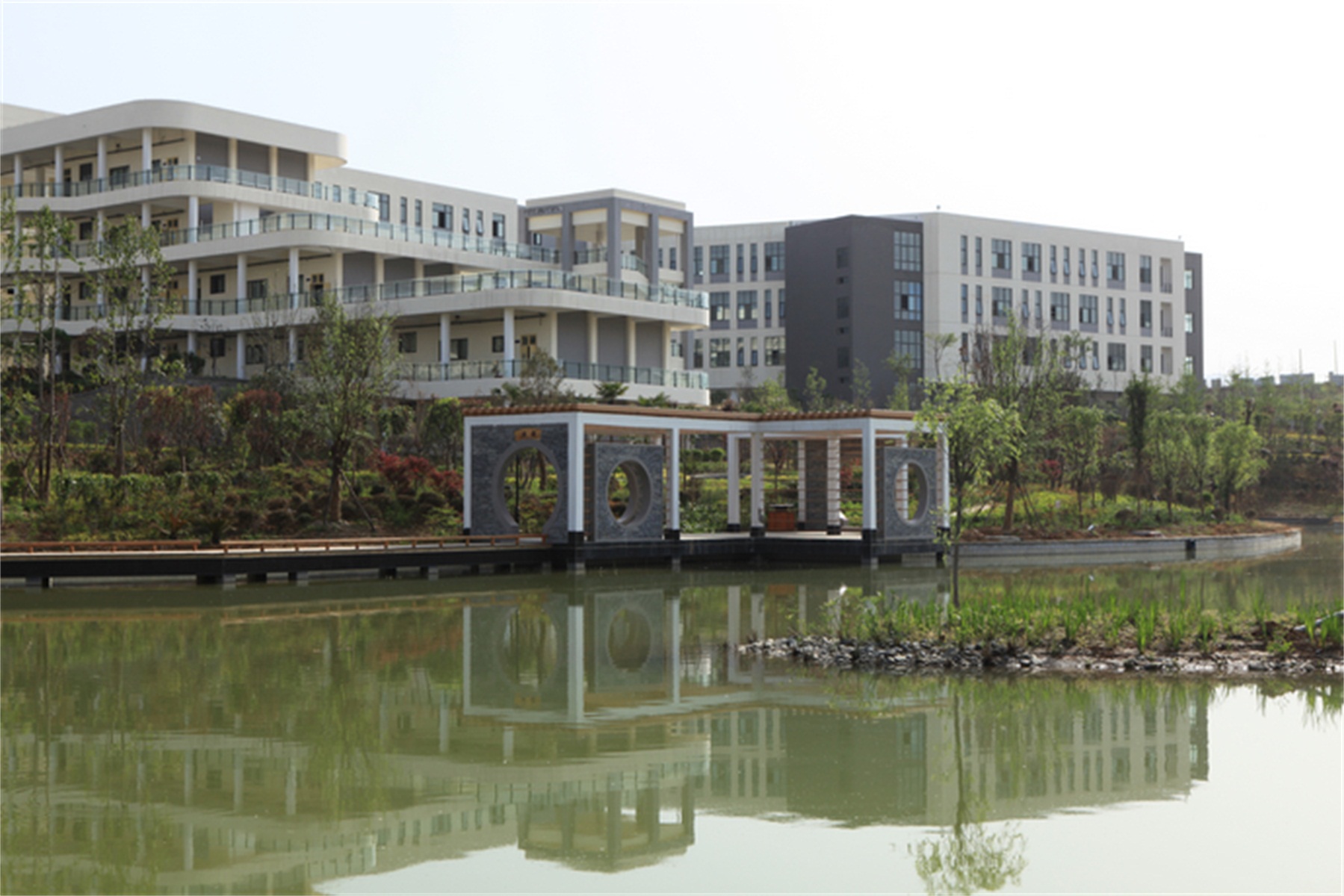 安康学院(ankang university)是 a target="_blank" href="/item/陕西