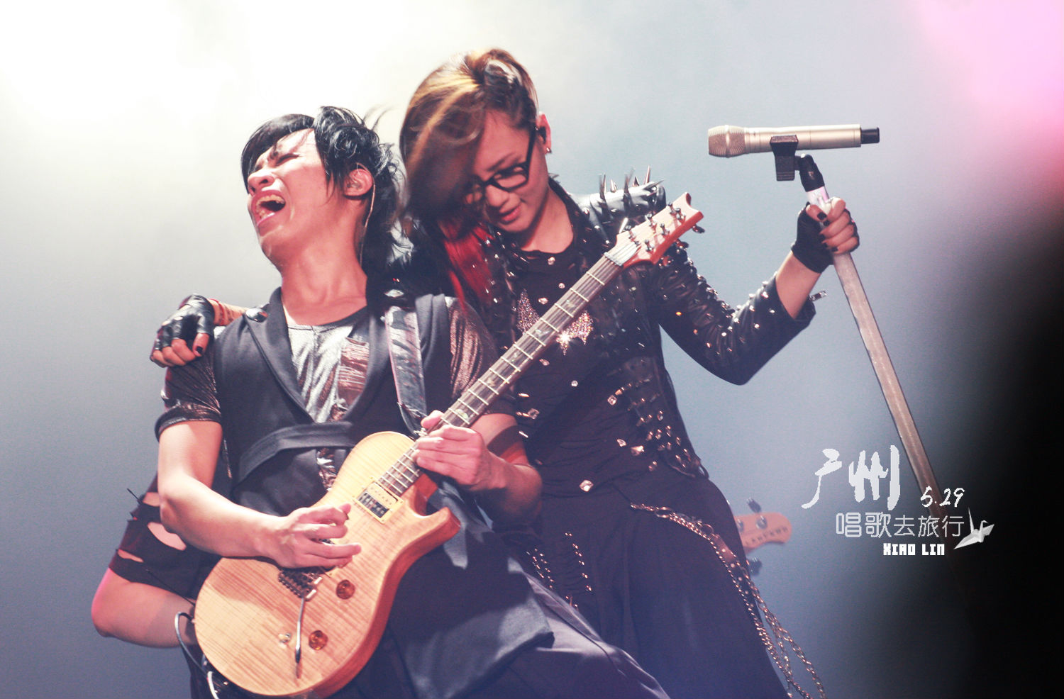  p>周笔畅,1985年7月26日出生于湖南省长沙市,华语流行乐女歌手,词曲