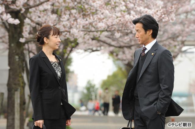 模特大赛并获得冠军,因而通过模特儿入行;1995年4月出演ntv电视剧《 a