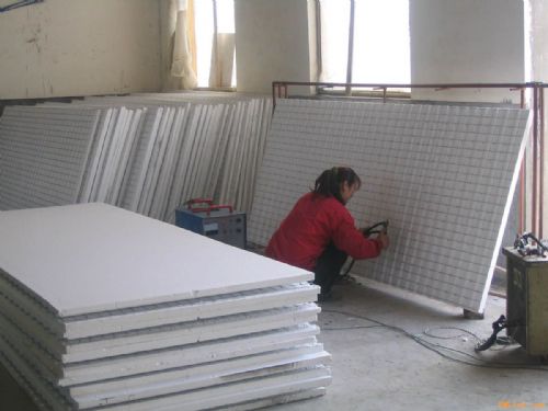  p>舒乐板网是一种新型建筑用墙体材料,它可替代砖墙作各种承重墙,非