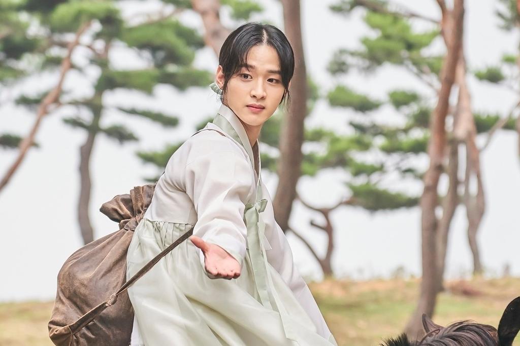  p>《绿豆传》是韩国kbs 2tv于2019年9月30日首播的古装浪漫喜剧,由金