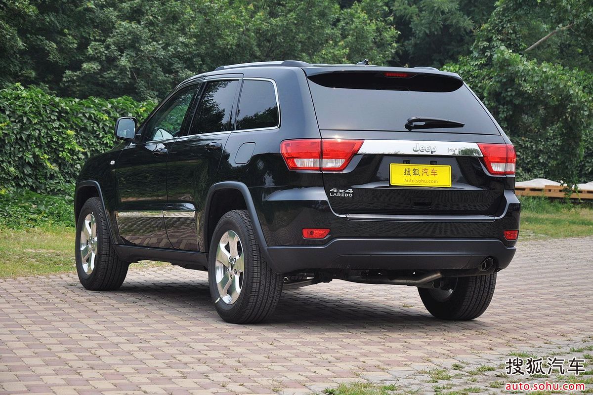  p>吉普大切诺基( a href="#" data-lemmaid="1403148">jeep /a>)是 a